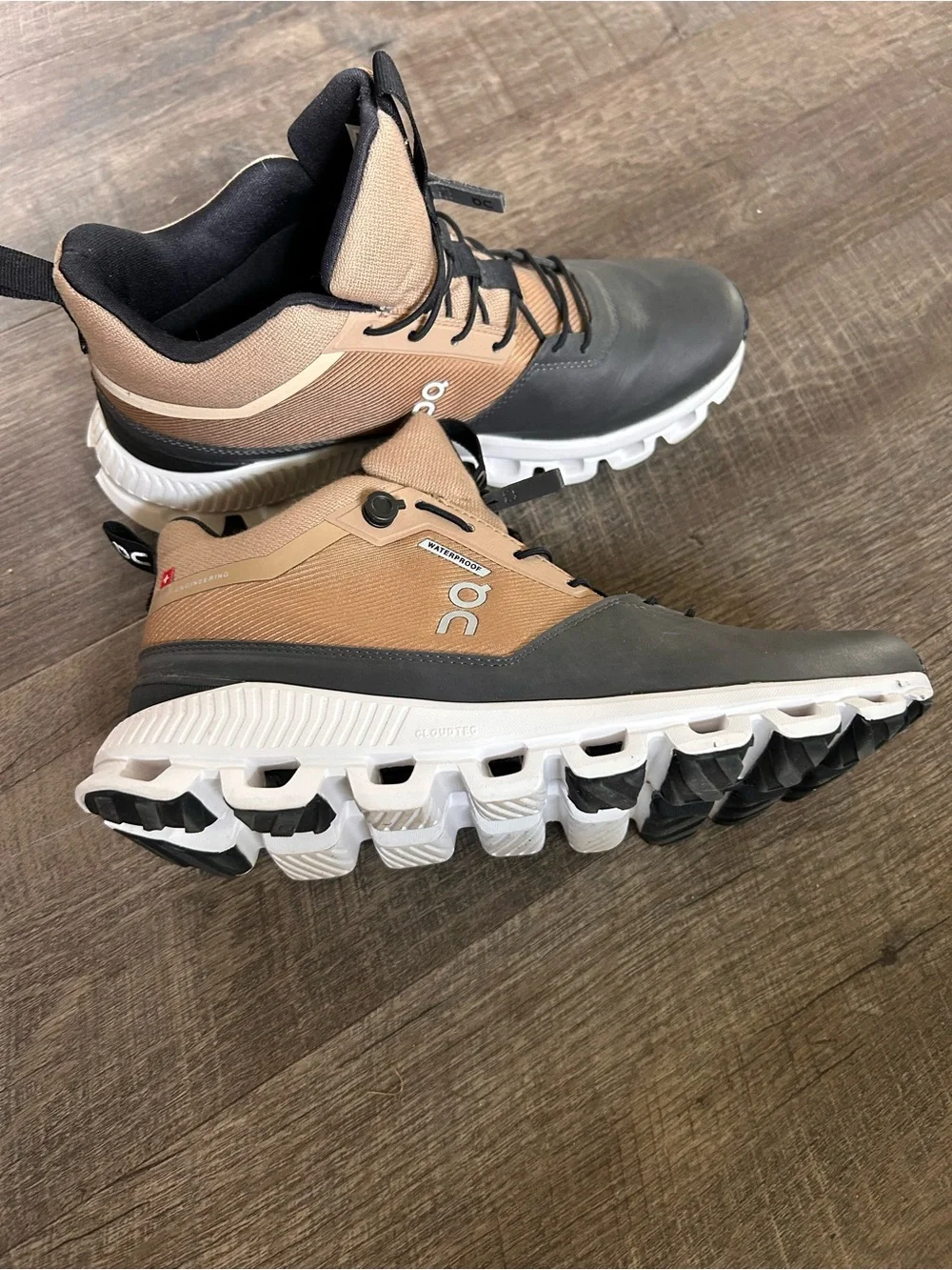 On Running Women's Waterproof Athletic Shoes — Black & Tan